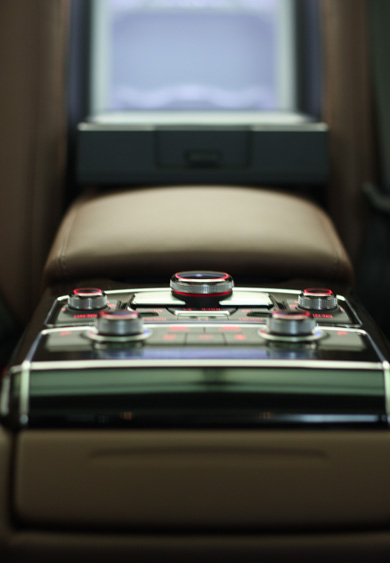 Audi A8 trong container tại Hải Phòng.