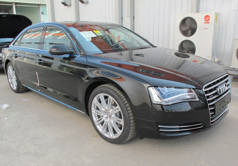 Audi A8 trong container tại Hải Phòng.