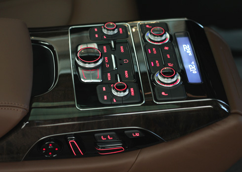 Audi A8 trong container tại Hải Phòng.