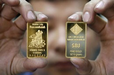 Vàng trong nước hiện xuống thấp hơn mức chốt tuần trước.