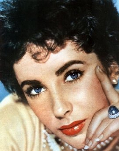 Đôi mắt tím huyền thoại của Elizabeth Taylor, ảnh bà chụp trong giai đoạn quay phim National Velvet